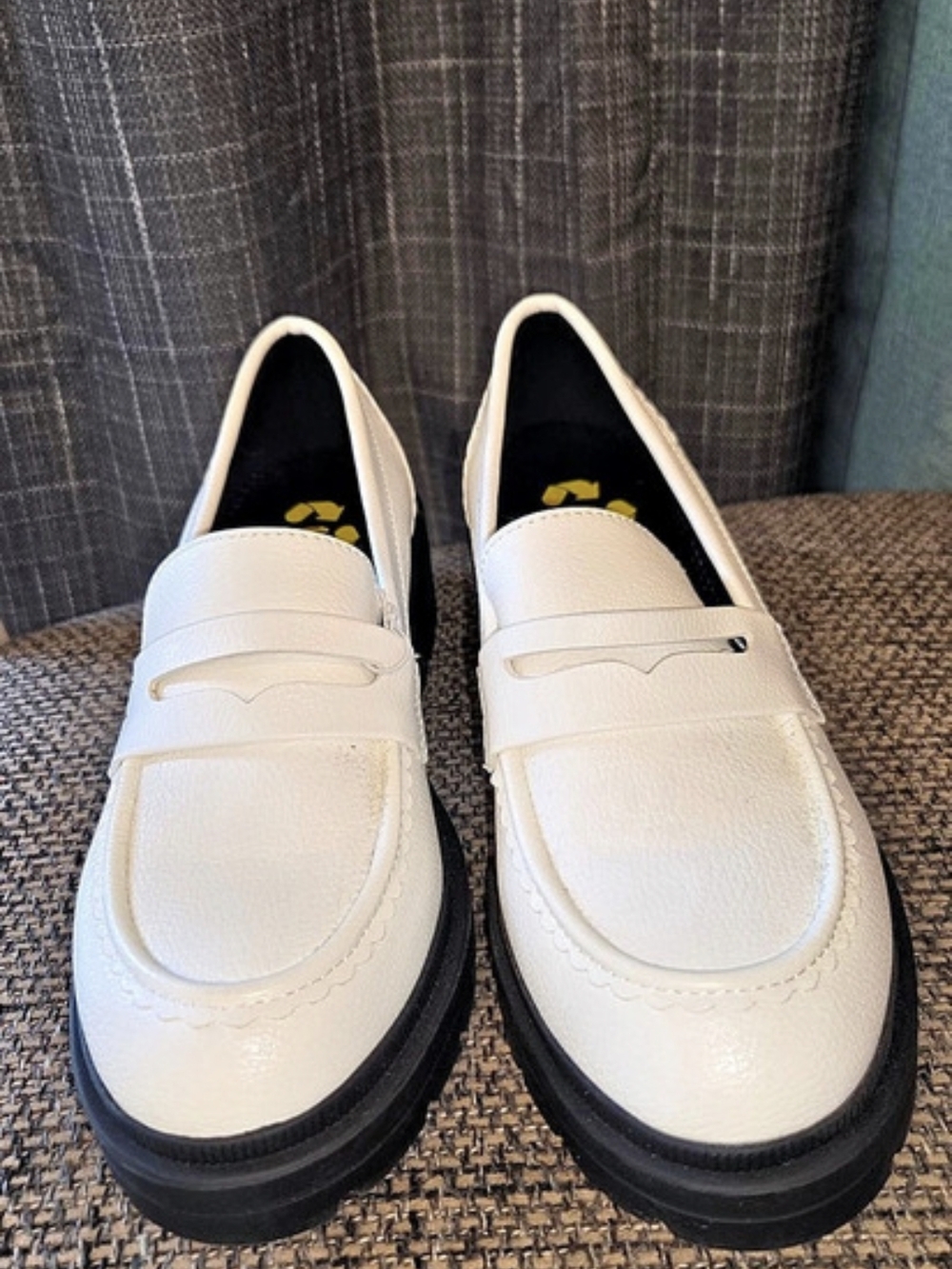 Rocket Dog Perry Lug Sole Slip-On Loafer White & Black